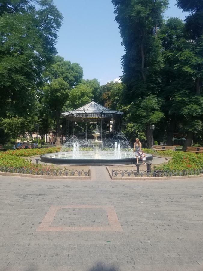 Двухкомнатная квартира,500м и Дерибасовская Одесса Экстерьер фото